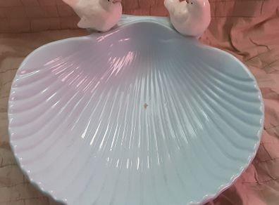 nice ceramic scallop shell bird bath