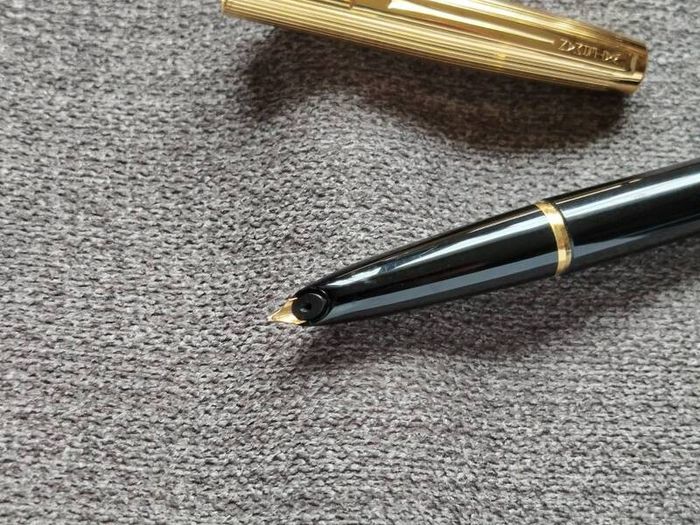 Vintage 1960s Waterman Flash 18K Gold M Nib Fountain Pen - New Old Stock (Unused)