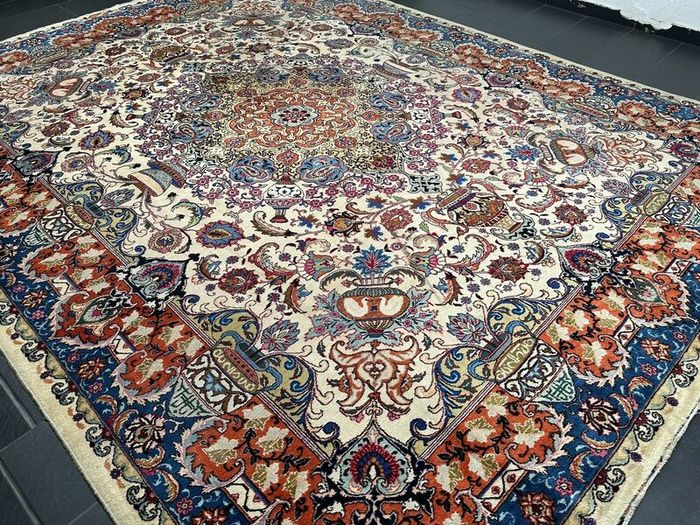 P.ersian Kasmir Rug (KaSig) ( 3.90 x 3.05cm)