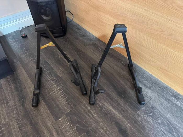 Guitar stand X2