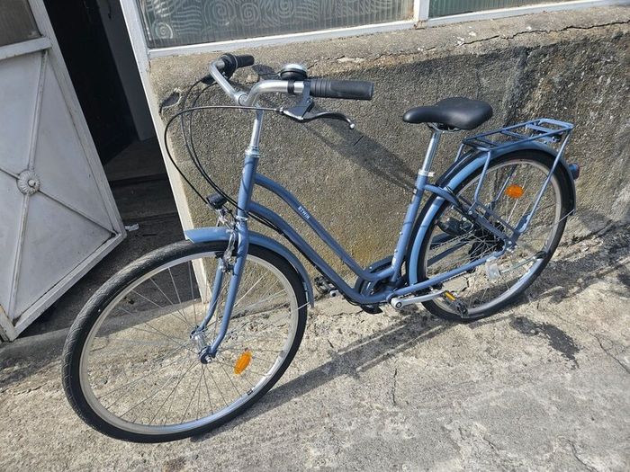 Almost new Decathlon Ladies/Teen Bike