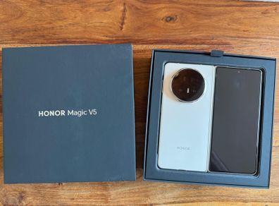 Honor Magic V5 Ivory White + Extras