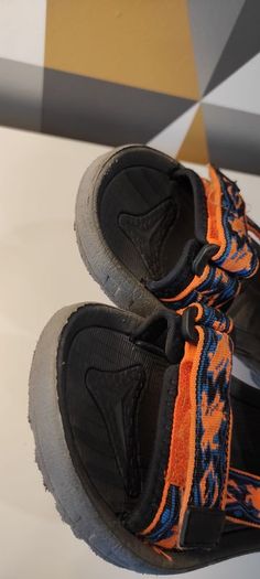 BERG outdoor kids sandals size 2.5