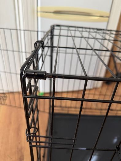 Dog crate 90x60x60cm - very good condition
