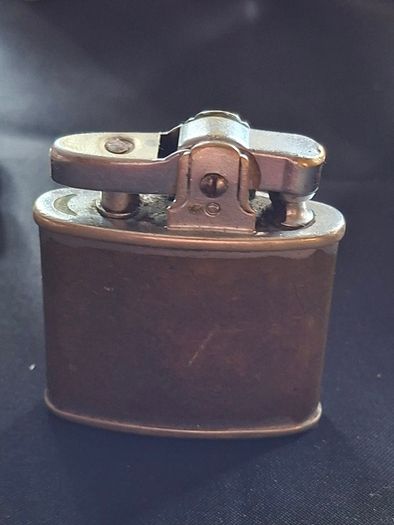 Lot of Old Lighters 5 Ronson, 1 Colibri in original box and 1 Ambassador all sold as parts or repair as I've no way of checking them, Postage Available or Collection