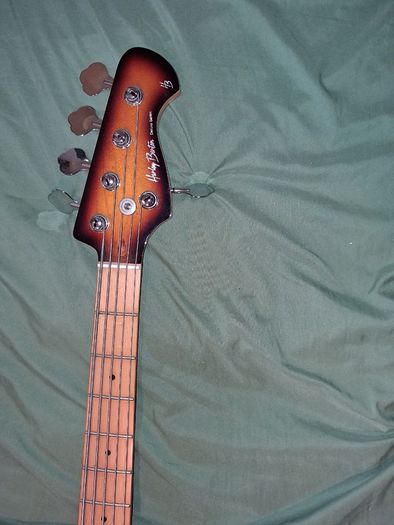 Harley Benton 5 String Bass