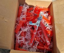 Tile Levelling Clips & Wedges