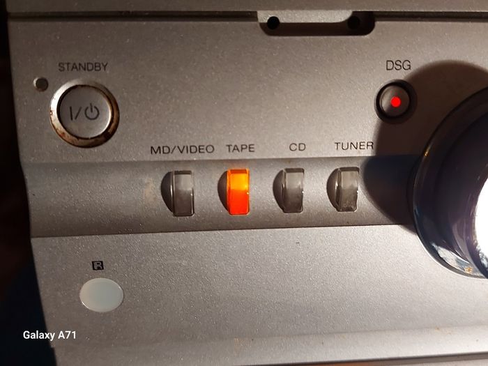 Sony Micro Hifi System Model CMT-CP1, Radio, CD and Tape with Two Philips Speakers Model FWB-C355-01 in excellent condition