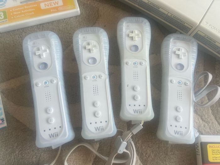 Nintendo Wii Mega Bundle - 4 Controllers, Balance Board, 5 Games (All Boxed, Mint Condition)