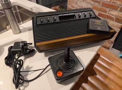Lovely condition Recapped Atari 2600 Bundle with Outlaw game #441
