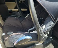 Car seat & 2 isofix bases