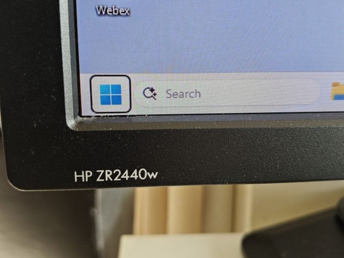 HP 24  27 Monitors Full HD   Excellent Working Condition