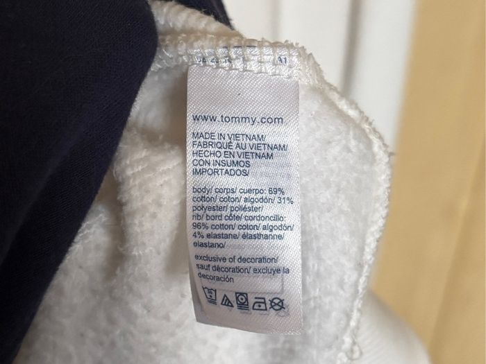 tommy hilfiger jumper