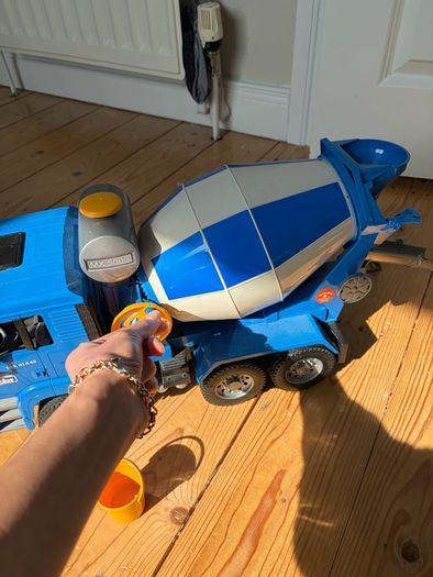 Bruder Man TGA cement mixer toy truck (1:16 scale)