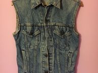main image for ad Vintage Levis Denim Sleeveless Jacket