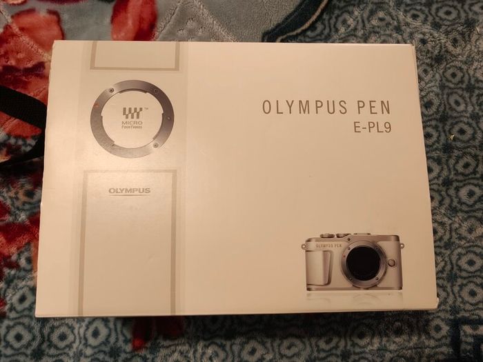 Olympus Pen E-PL9 + Lumix 25mm F1.7 lens Bundle