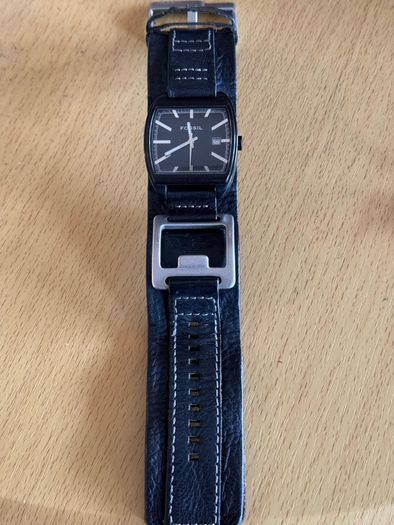 Fossil Genuine Leather WB-4093 (Bottle opener)
