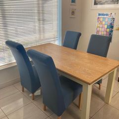 Arnotts Dining Table & 6 Chairs  180 x 90cm