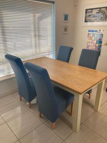 Arnotts Dining Table & 6 Chairs  180 x 90cm