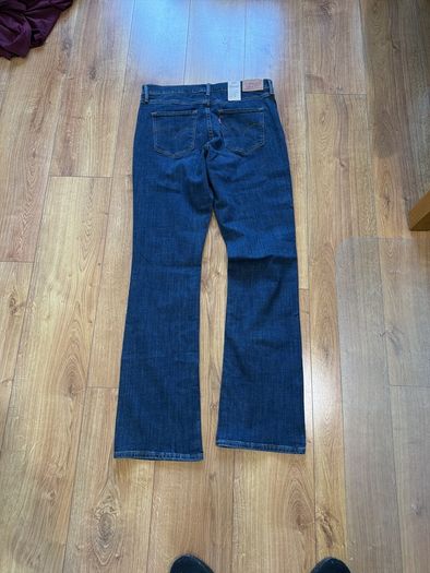 Levi's Women's jean's brand new with tags W31 L34