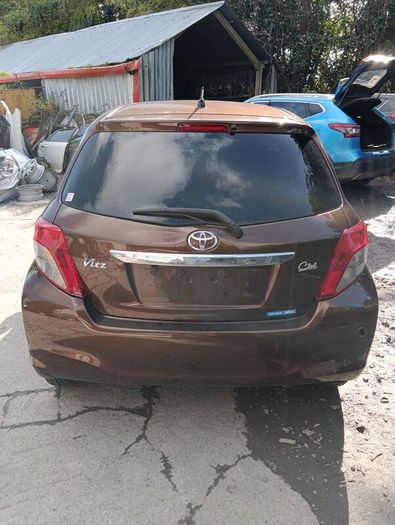 Breaking Toyota vitz 2014 petrol