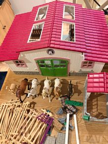Schliech Horse Stable & Horses Bundle