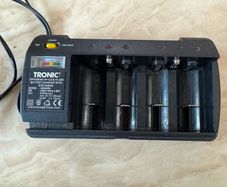 Tronic universal multi battery charger with discharge