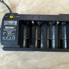 Tronic universal multi battery charger with discharge
