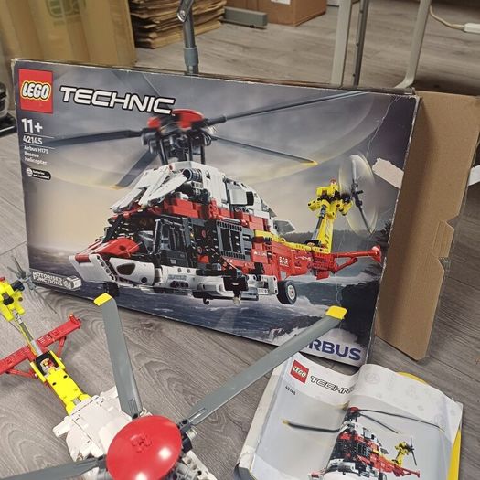 lego technic 42145