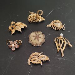 Vintage costume job lot of brooches
