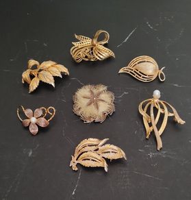 Vintage costume job lot of brooches