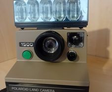 polaroid vintage instant camera