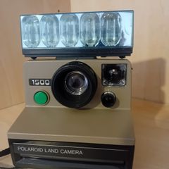 polaroid vintage instant camera
