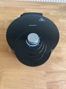 Waffle maker