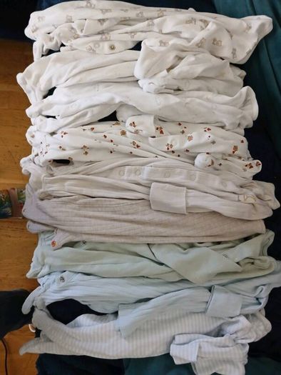 Newborn vests & baby grows 5