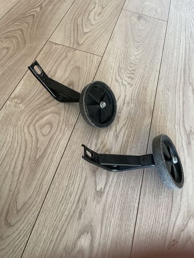Bicycle training wheels