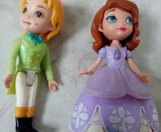 Sofia figures X 2