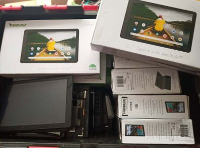 10 inch android tablets with keyboard (JOB LOT)