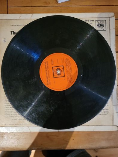 The Clancy Brothers and Tommy Makem, The Boys Wont Leave The Girls Alone