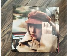 TaylorSwift Red (Taylors Version) vinyl