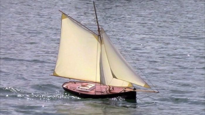 RC Pilot Cutter model boat - 1/8 inch pine plywood