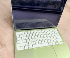 13-inch MacBook Neo in Citrus
