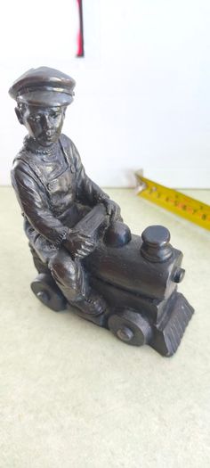 Beautiful cold cast bronze figurine by the late Jeanne Rynhart.