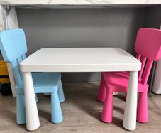 Kids Table & 2 chairs