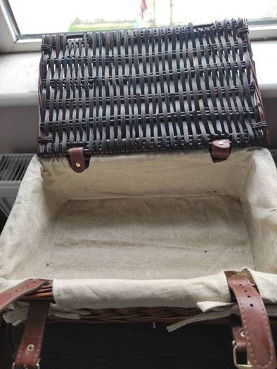 Beautiful Wicker Picnic Basket