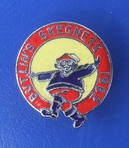 BUTLINS SKEGNESS 1962 (holiday camp, Lincolnshire) - resident camper's enamel badge