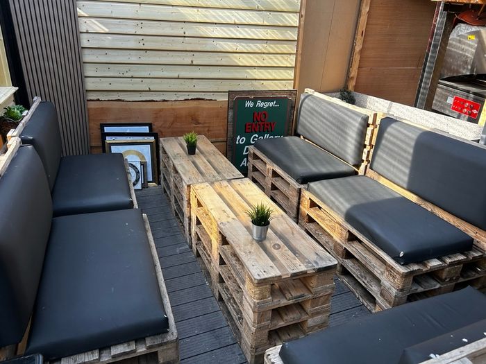 Free pallet furniture