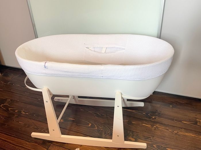 Shnuggle Moses Basket