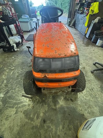 Kubota G1700 tractor only no deck