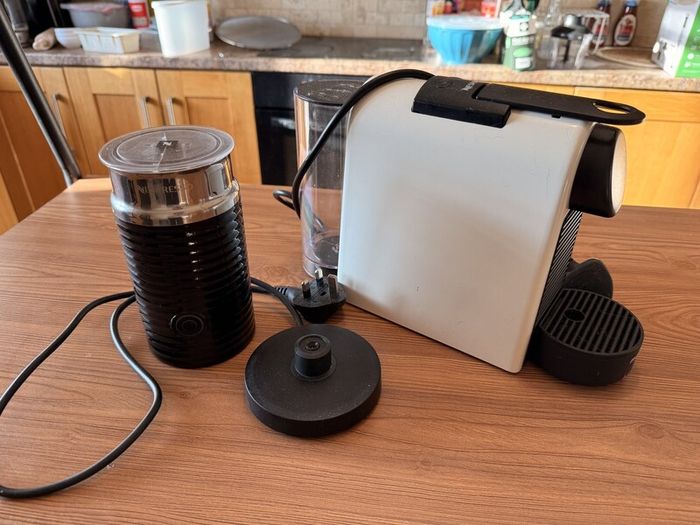 Nespresso Essenza Mini with Aeroccino 3 Milk Frother